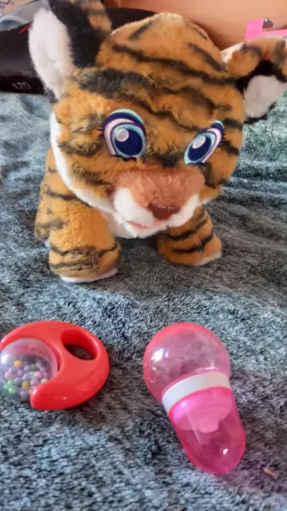 Tigre interativo One Two Fun fofinho
