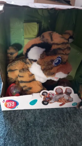 Tigre interativo One Two Fun fofinho