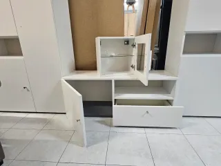 Set de Muebles de salón blancos.