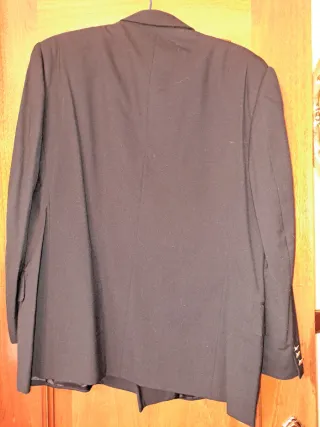 Chaqueta negro botones dorados