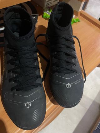 Botas de fútbol Nike negras