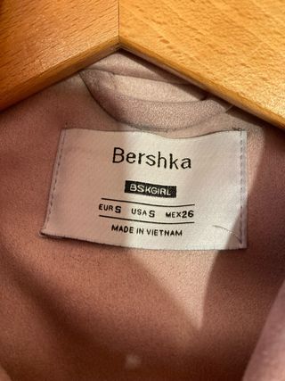 Chaqueta ante Bershka
