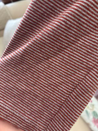 Capa Renatta Rayas Beige y Rojo Talla Única