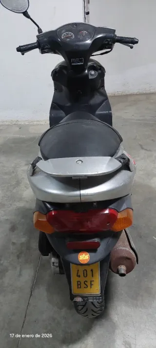 2 motos Daelim S-FIVE 50cc Scooters