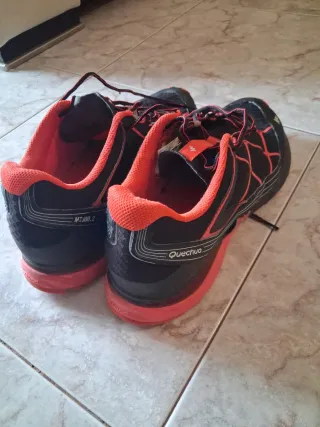 Zapatillas Quechua MT 300.2 Negras/Rojas