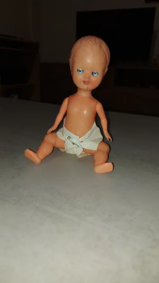 Bambolotto vintage snodabile in plastica