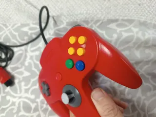 Mando N64 Rojo + Super Smash Bros.