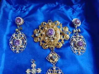 Conjunto Aderezo Dorado Cristales Lilas Perlas