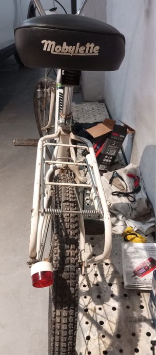 Bicicleta antigua blanca