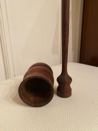 Mortero de madera antiguo