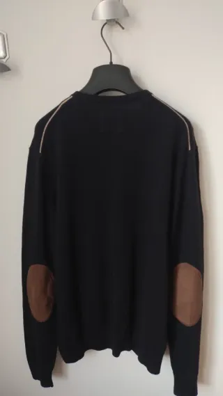 Jersey PH Negro con coderas y cuello en V