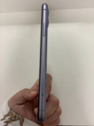 iPhone 11 Morado 64GB