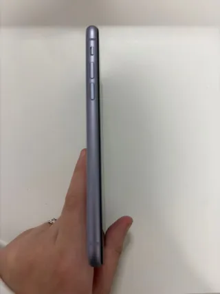 iPhone 11 Morado 64GB