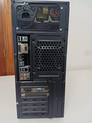 Torre PC i7 9700k Negra