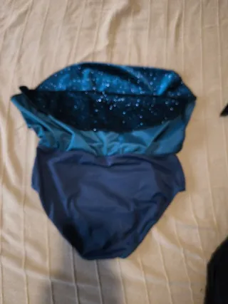 Falda patinaje artístico brillante.