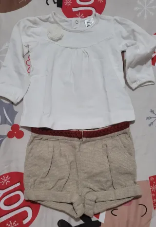 Vestidos y conjuntos de bebé, entre 3 y 6 meses.