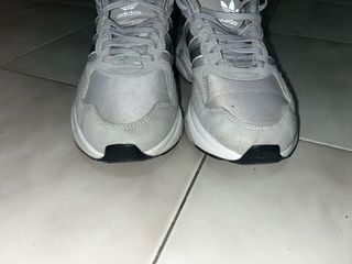 Zapatillas Adidas Grises y Plateadas ( unisex )