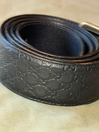 Cinturón Gucci Negro Hebilla Dorada