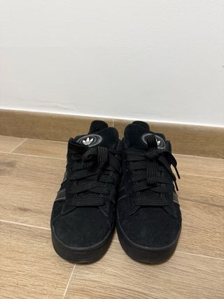 Zapatillas Nike y Adidas Negras