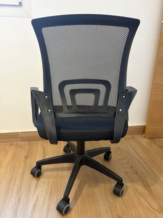 Silla de oficina ergonómica negra