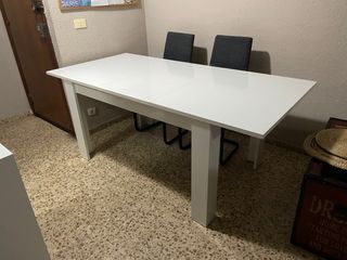 Mesa de comedor blanca extensible