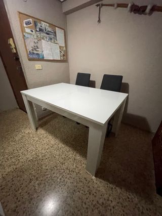 Mesa de comedor blanca extensible