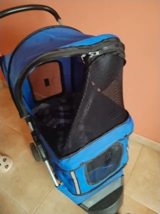 Carricoche para mascota azul y negro