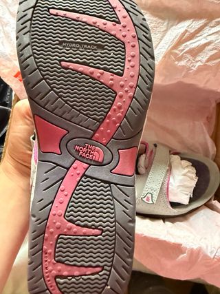 Sandalias The North Face Gris y Rosa