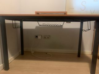 Mesa de ordenador madera y metal