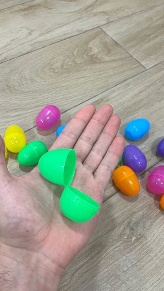 Huevos de plástico para chocolates / dulces