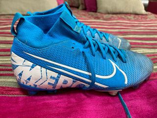 Botas de fútbol Nike Mercurial Talla 35
