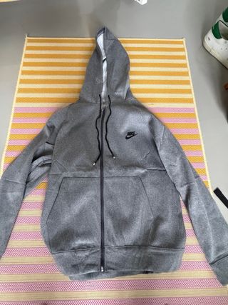 Sudadera Nike gris con cremallera