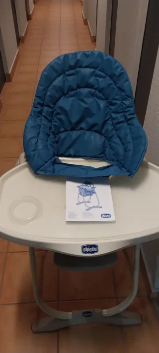 Trona Chicco Azul con Juguetes