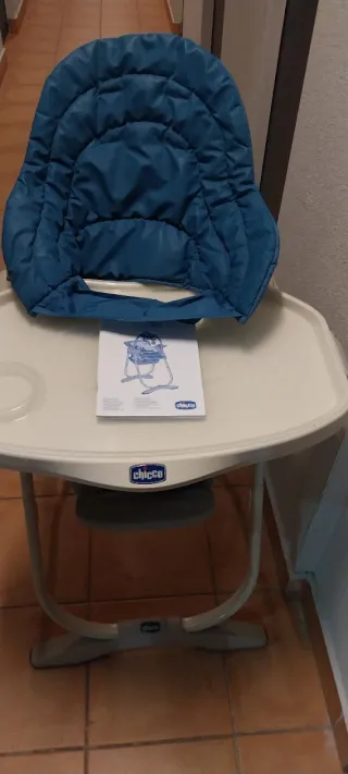 Trona Chicco Azul con Juguetes