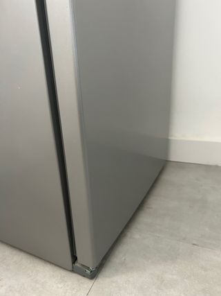 Congelador Vertical Indesit Gris