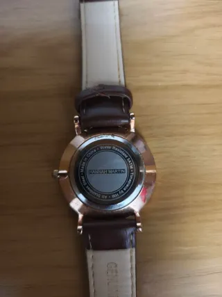 Reloj Hannah Martin Marrón y Dorado