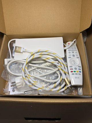 Proyector LG CineBeam 4K HU70L Blanco