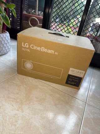 Proyector LG CineBeam 4K HU70L Blanco