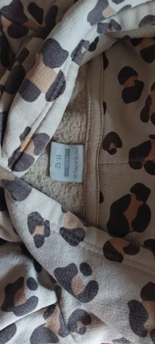 Tuta con stampa leopardata