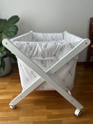 Minicuna bebé con ruedas facil de montar SIN USAR