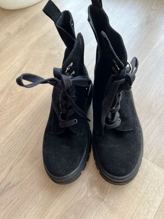 Botines Andreas Negros Talla 41 pile vuelta.