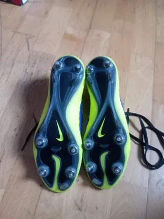 Zapatillas Fútbol Amarillo fluorescente y Morado