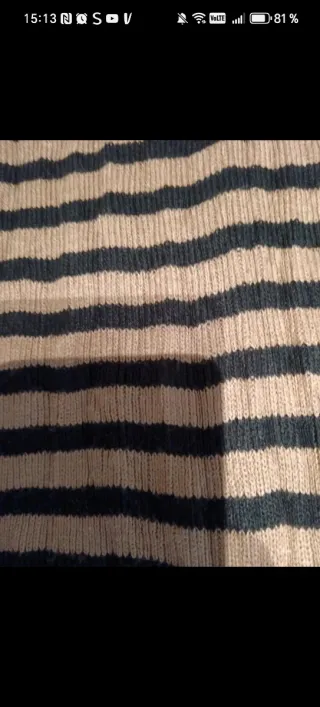 Bufanda Guess Rayas Marrón y Negra