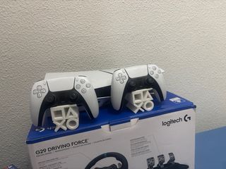 PlayStation 5 con 2 controller e 6 giochi