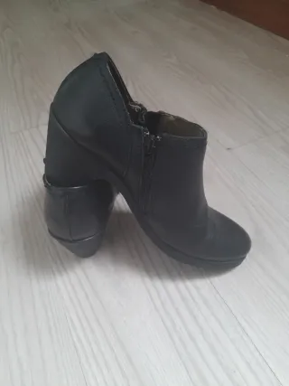Botines de piel Yokono talla 38