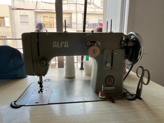 Máquina de coser Alfa 102-500