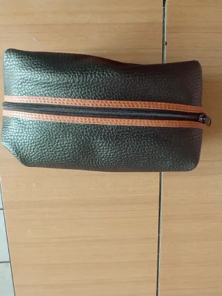 Pochette porta trucchi in pelle nera