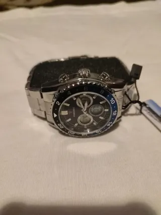 Reloj Nuevo Hombre Negro y Plateado