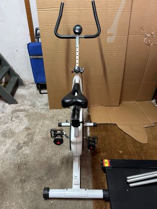Bici Estática Airis Fitness. A recoger en Burgos
