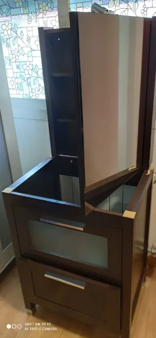 Mueble de baño de 60 cm de ancho madera y cristal